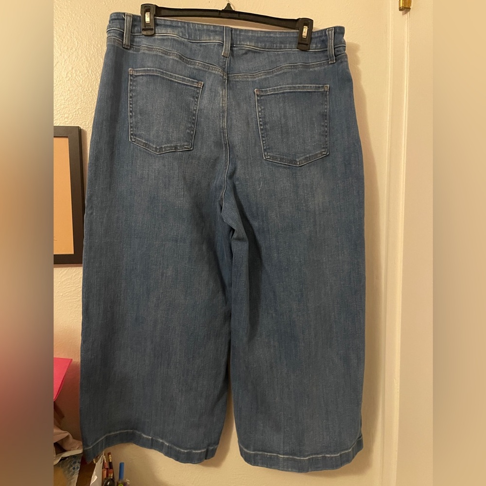 Chicos High Rise Wide Leg Crop Jeans, 18p - Picture 3 of 4